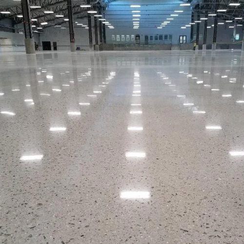 kafposh-beton-polishi (2) کفپوش بتن پولیشی، ساب سیلیکاتی، بتن سخت ملاتی یا خشکه پاش - Image 1